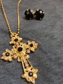 Colar crucifixo strass